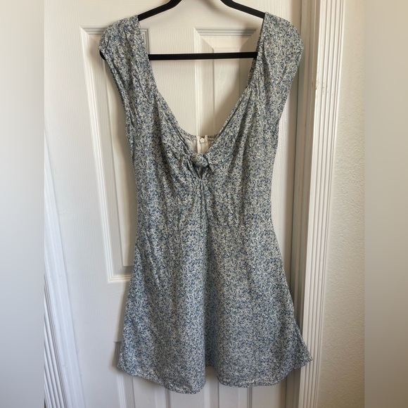 Abercrombie & Fitch Knot-Front Mini Dress - Picture 2 of 10